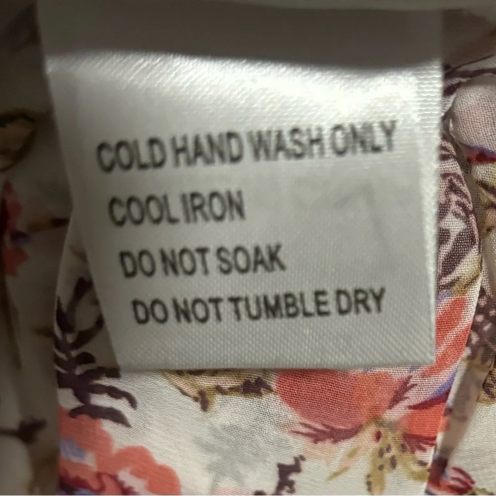 Princess Polly, Size Small "Strolling the Streets" size US 4. - Picture 11 of 11